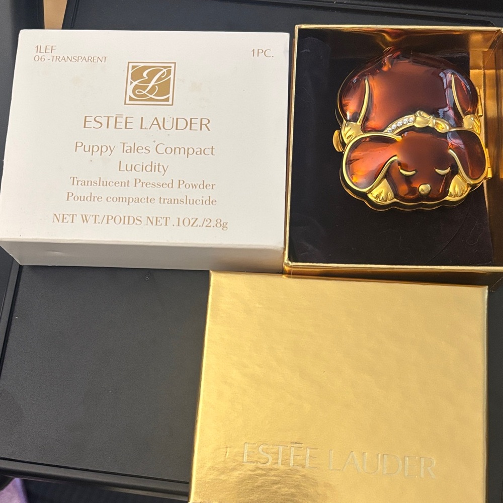 Estée Lauder collectible puppy tale compact